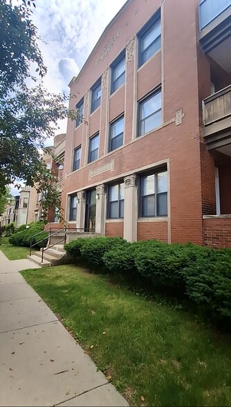 Building Photo - 4920 S Vincennes Ave