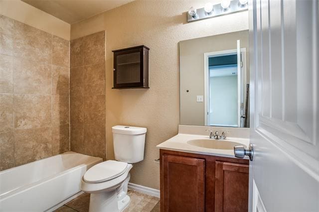 Building Photo - 811 E College St