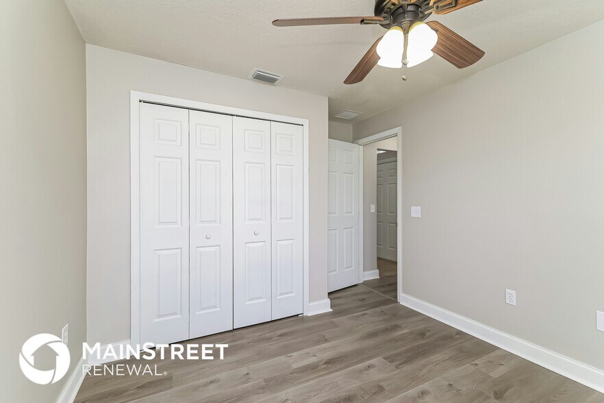 Building Photo - 319 Erie Ct