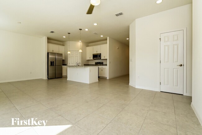 Building Photo - 315 Corbel Ln