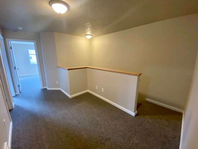 Hallway - 1115 Westport Beach Way