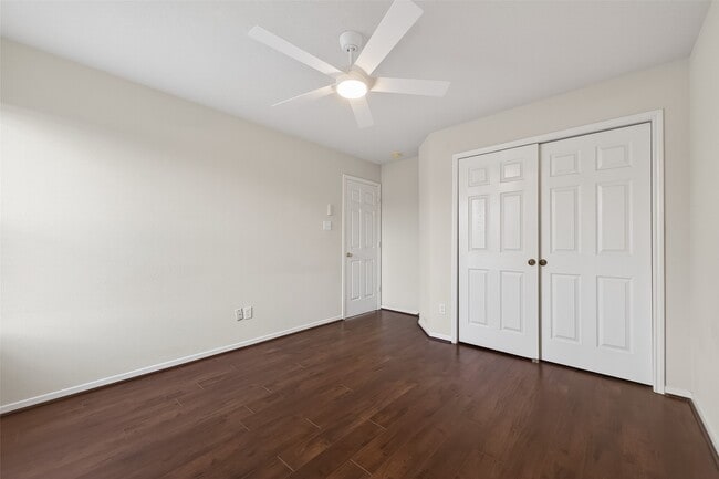 Building Photo - 14335 Plum Springs Dr