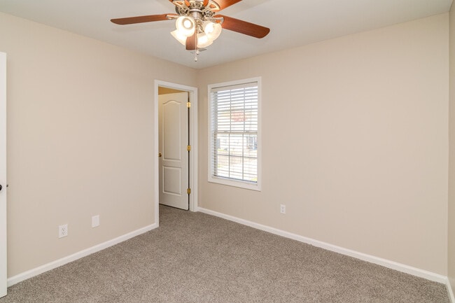 Building Photo - 188 Blue Heron Pl