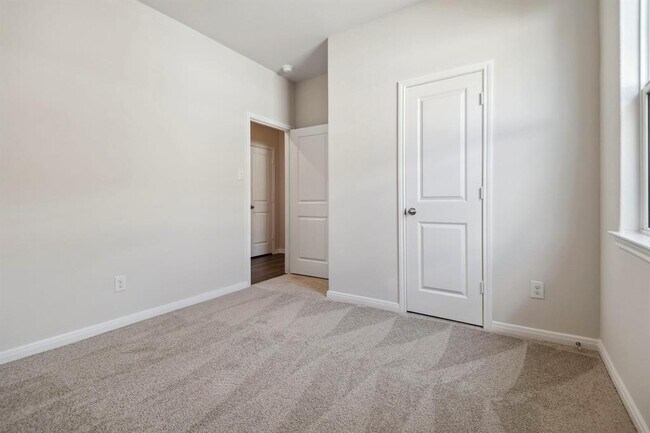 Building Photo - 16435 Blossom Grv Dr
