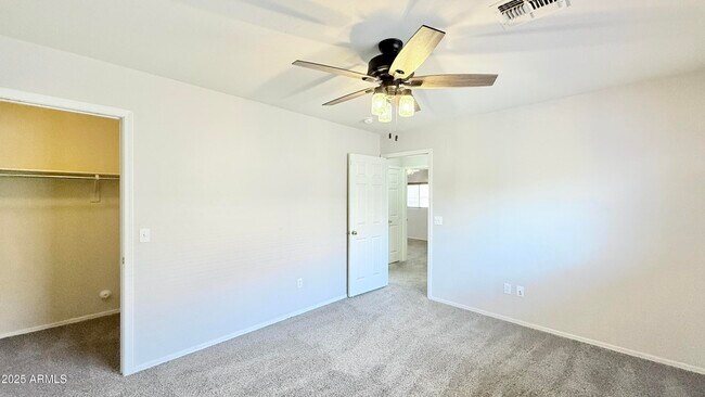 Building Photo - 1313 E Beth Dr