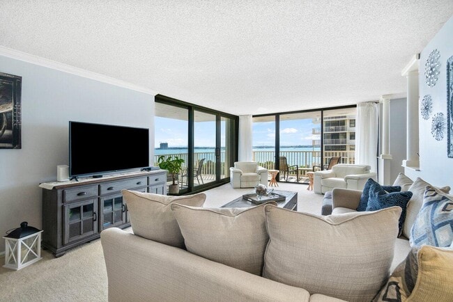 Building Photo - 5480 N Ocean Dr