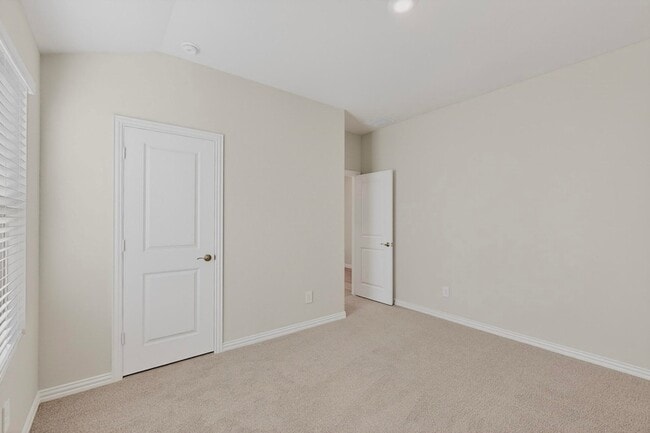 Building Photo - 504 Tidal Dr