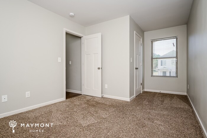 Building Photo - 6105 Ruth St SW