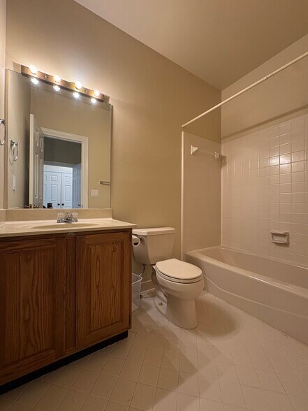 Full bathroom in second bedroom - 2032 Graybar Ln