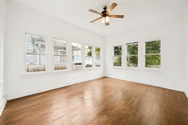 Building Photo - CHARMING 4-BEDROOM HISTORIC HOME IN TOBIN HILL