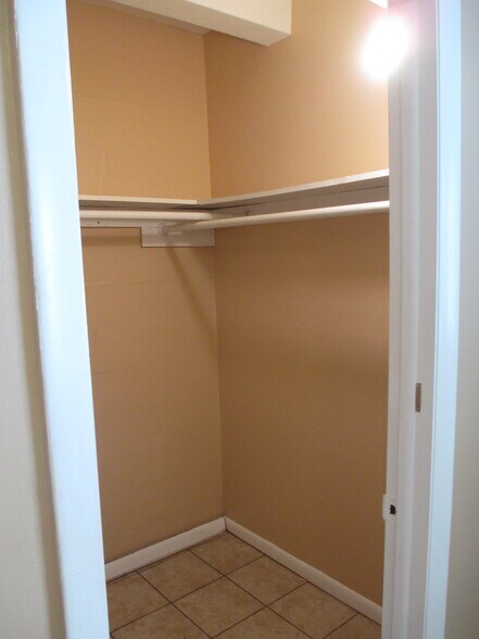 Building Photo - 1713 Dixon Blvd