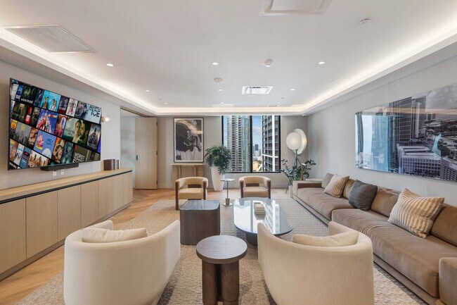 Building Photo - 121 NE 5th St