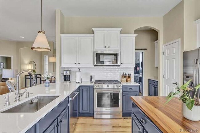 Building Photo - 16023 Torreys Way