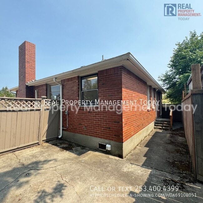 Building Photo - 3122 S 11th St