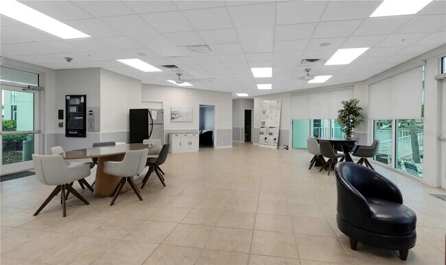 Building Photo - Stunning Furnished Waterfront Condo – 2 Be...