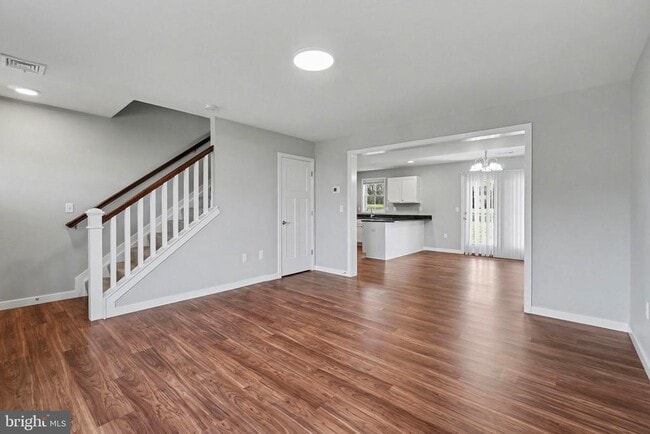 Building Photo - 120 HART Ln