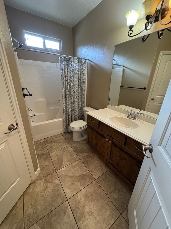 Building Photo - PRICE JUST REDUCED! Highly Desirable Lakota Ridge!