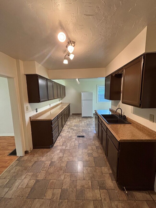 Building Photo - HOUSE ON 16TH STREET (P#136)