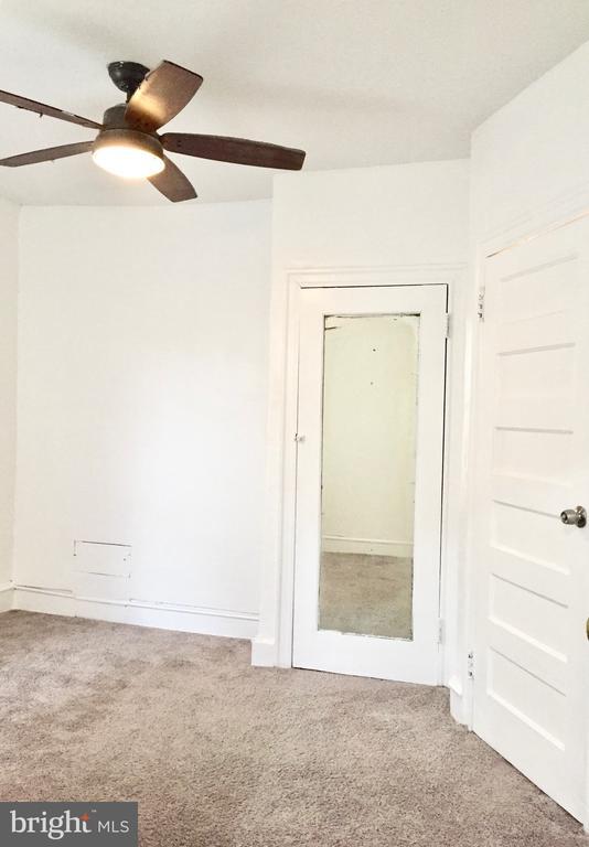 Building Photo - 125 N Ruby St