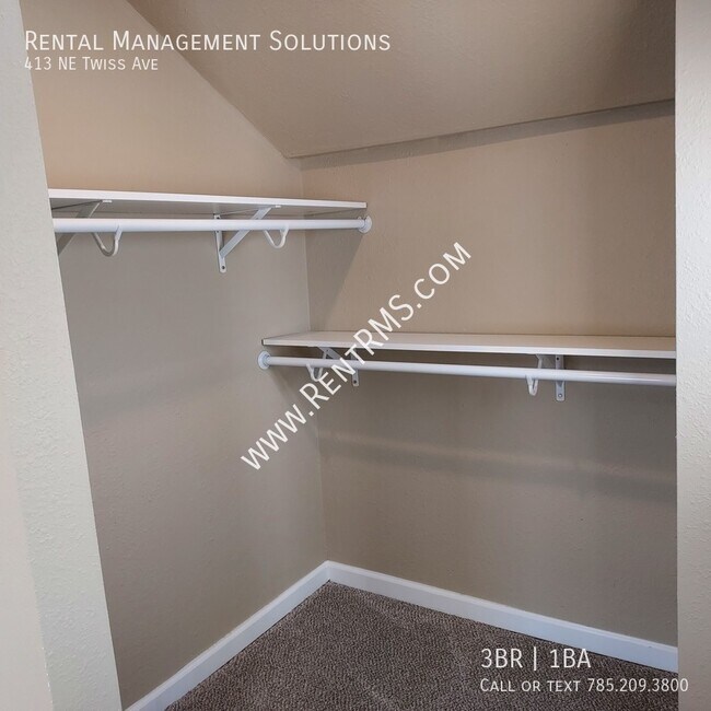 Building Photo - 413 NE Twiss Ave