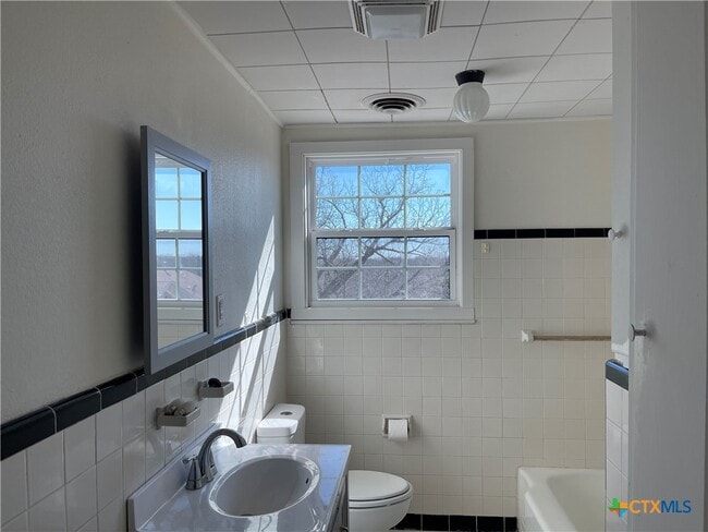 Building Photo - 111 W Fowler Ave