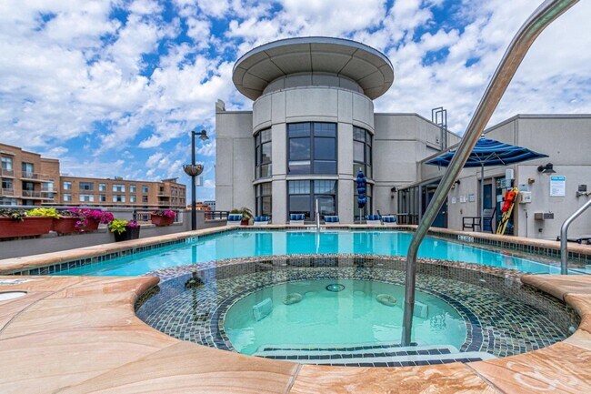 Building Photo - 1021 N Garfield St