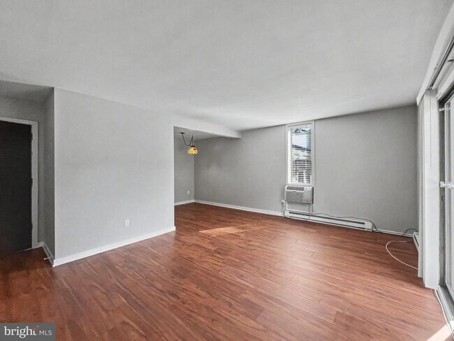 Building Photo - 408 W Lafayette St