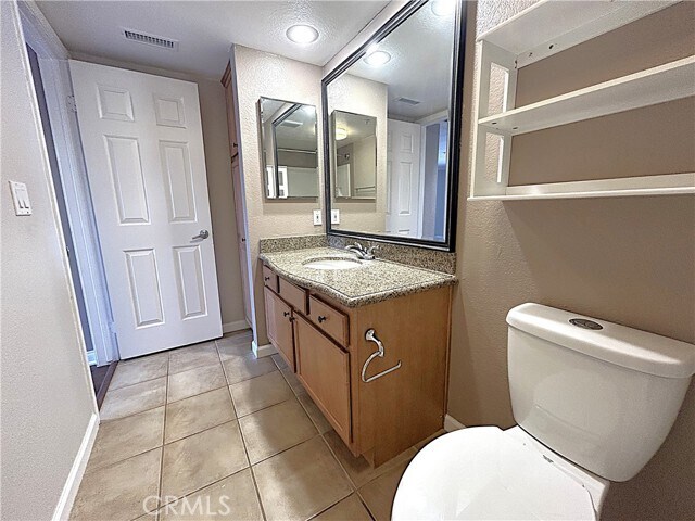 Building Photo - 1020 Vista Del Cerro Dr