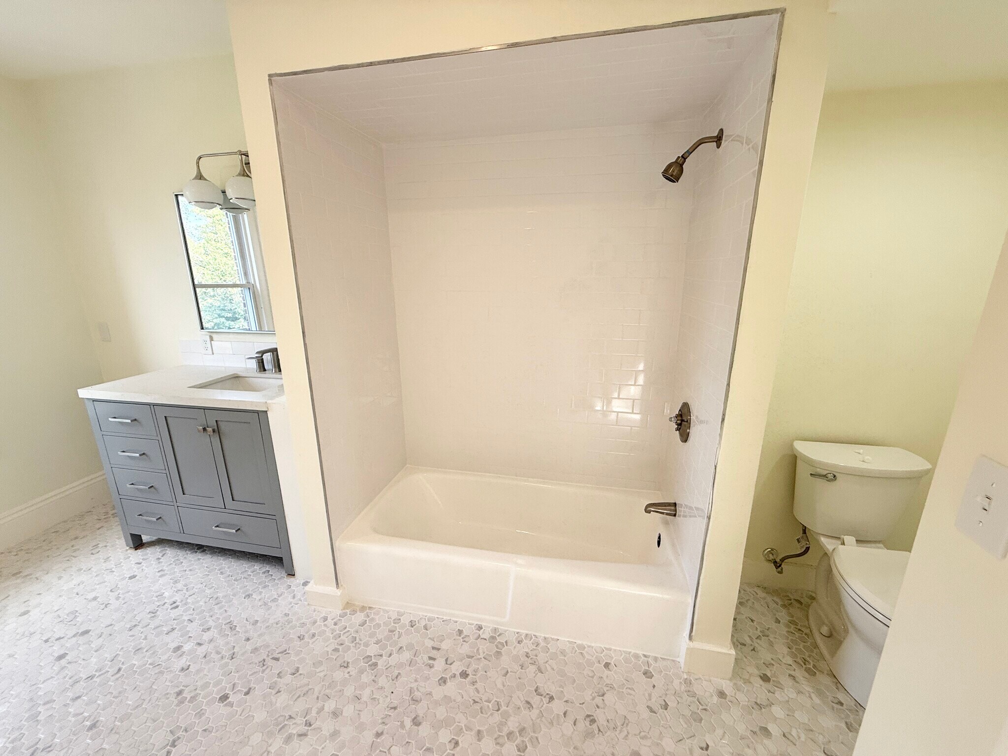 Building Photo - 1726 Beacon St