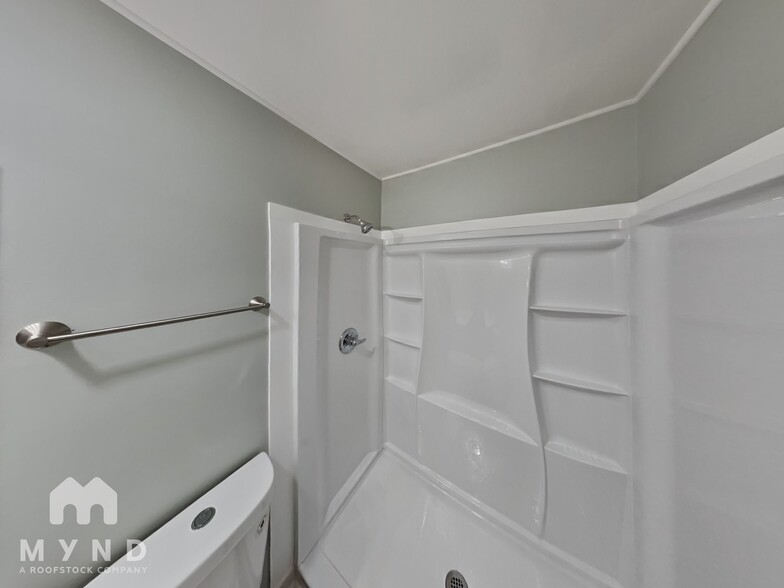 Building Photo - 200 Buckskin Dr