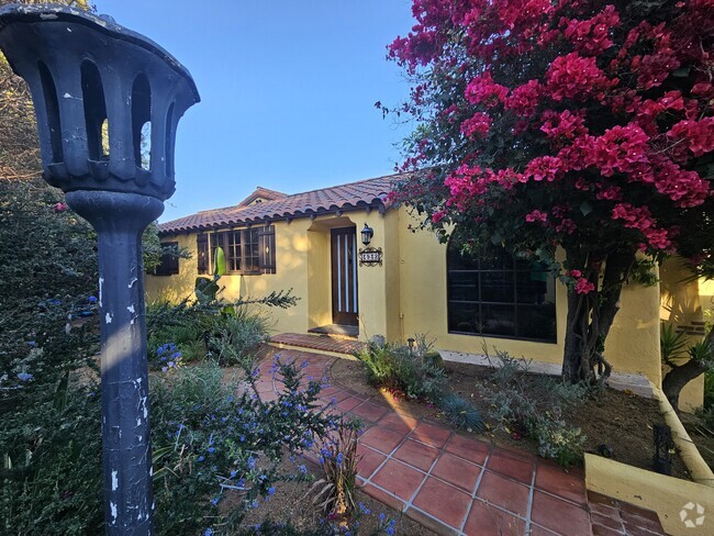 Front Door Entrance - 3932 Roderick Rd