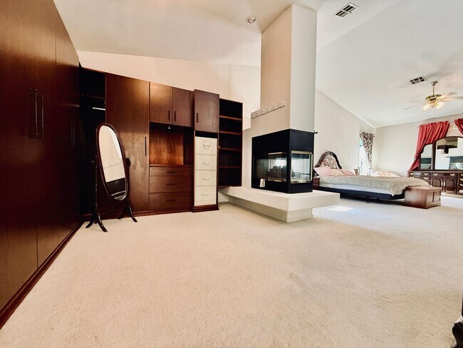 Building Photo - Partially furnished-Lovely 5 bedroom, 3 bath home in Legacy Master Series Community! $500 off fir...