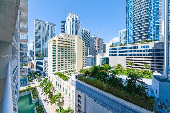 Building Photo - 1200 Brickell Bay Dr