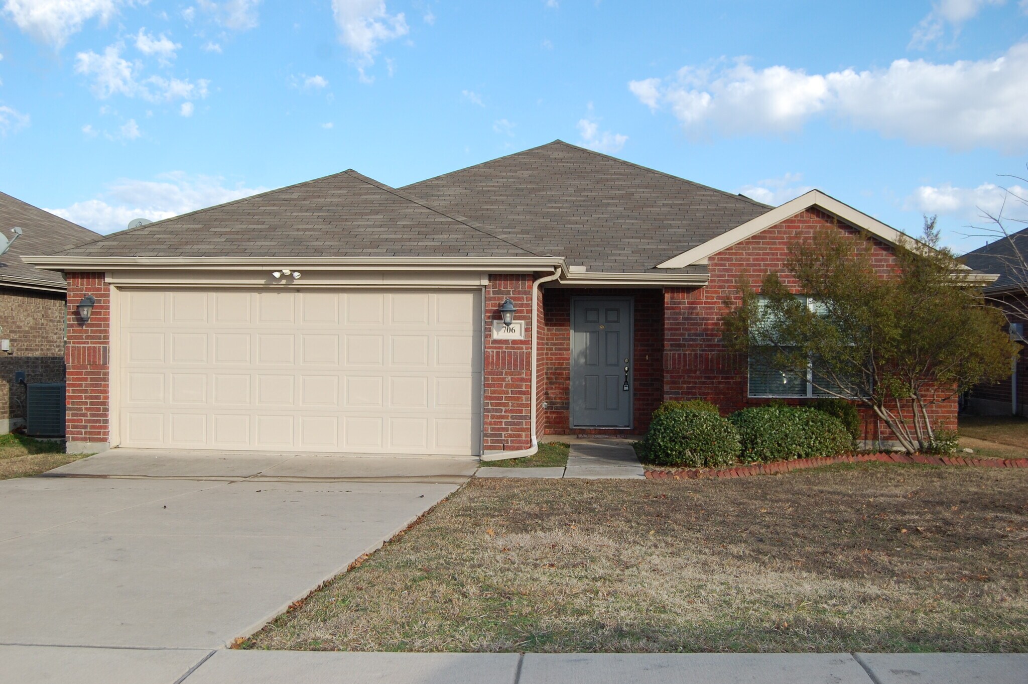 Building Photo - 706 Cedar Cove Dr