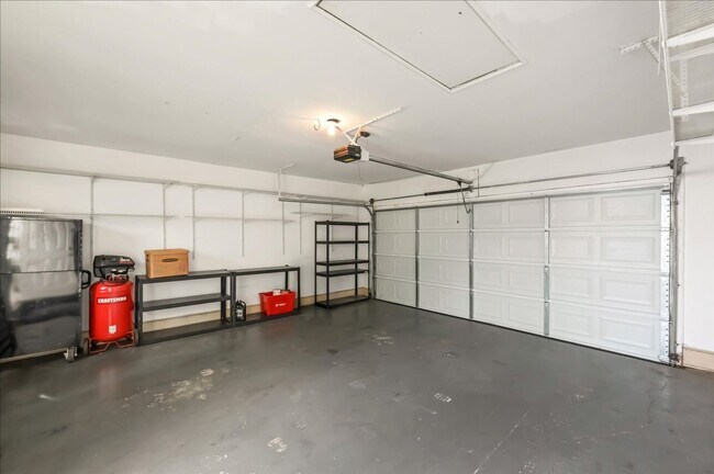 Building Photo - 46030 Bayswater Terrace