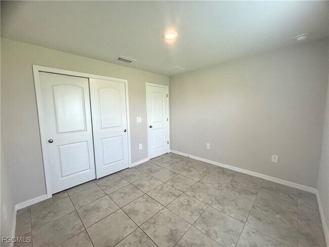 Building Photo - 2715 NW 45th Pl