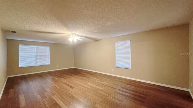 Building Photo - 831 Horseshoe Falls Dr