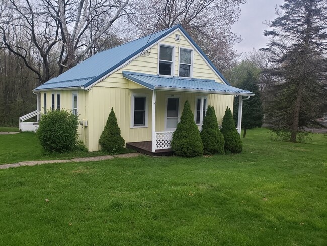 Primary Photo - 247 Henricks Rd