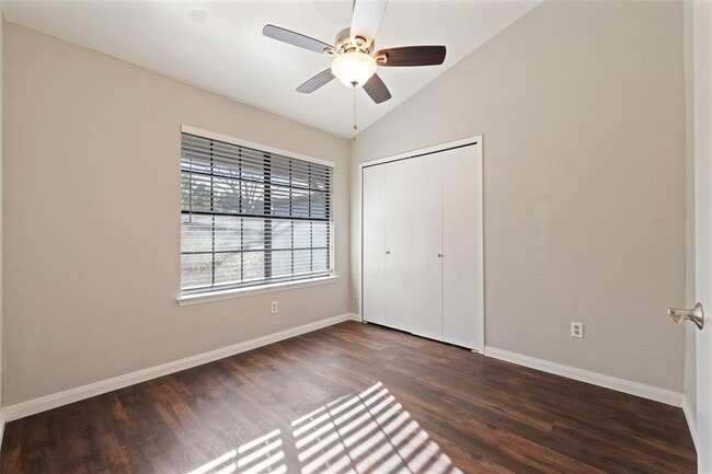 Building Photo - 8704 Birmingham Dr