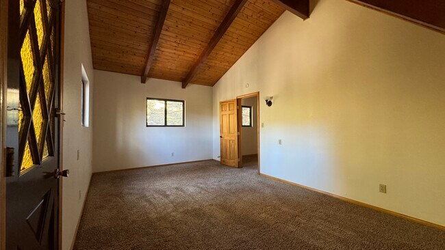 Building Photo - 2012 Symonds Dr