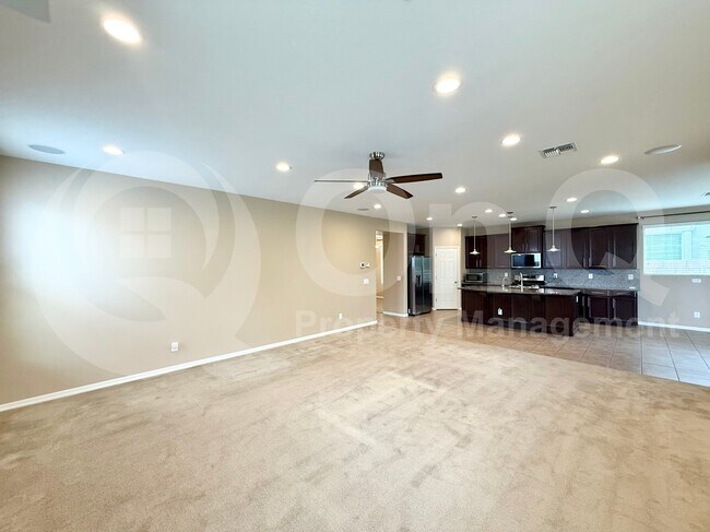 Building Photo - 4051 E Mesquite St