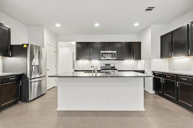 Building Photo - 533 Sweetwood Ln