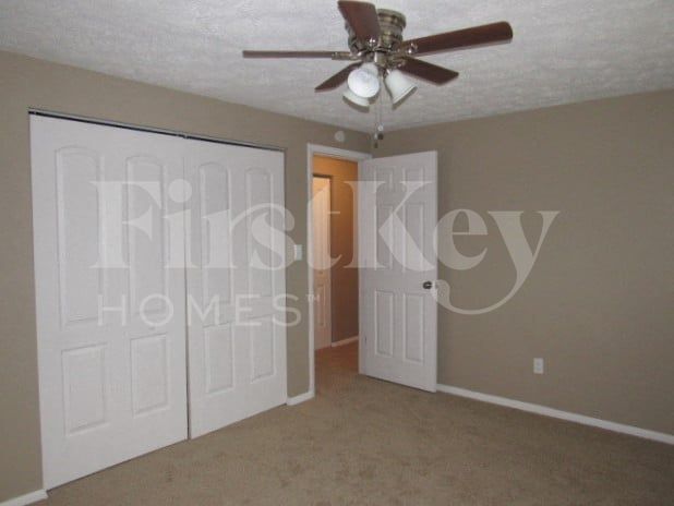 Building Photo - 5507 Armstrong Dr