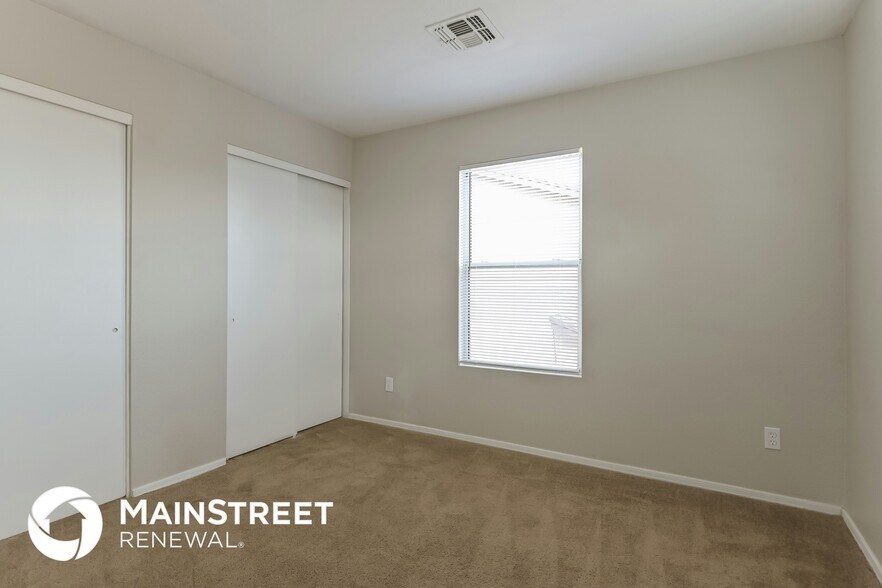 Building Photo - 7080 S Dunnock Dr