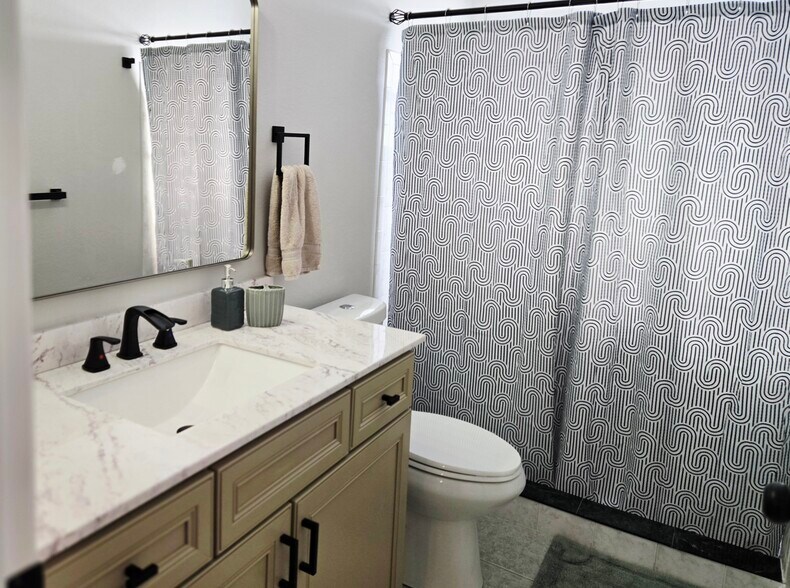 Building Photo - 2049 Arkansas Ave