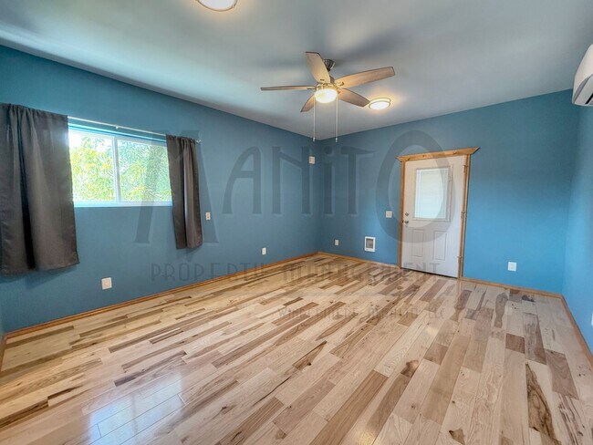 Building Photo - Spacious Dwight Merkel Home