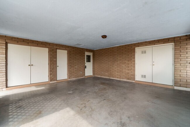 Building Photo - 1107 N July Cir