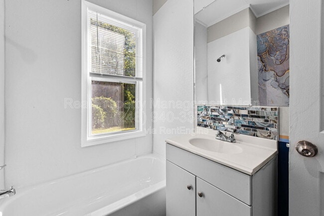 Building Photo - 3707 Hunt St