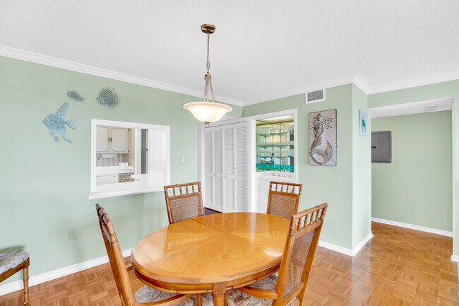 Building Photo - 5300 Jimmy Buffett Mem Hwy