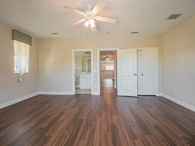 Building Photo - 1875 Bridgepointe Cir